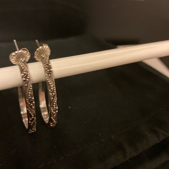 Lois Hill Oval Hoops 925 Sterling Silver Earrings - Picture 6 of 9